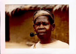Delcampe - IMAGES DU GABON . PHOTO SYLVIE MINNEBIE ( VERITABLE PHOTO )  12.5 CM X 9 CM. ENVIRONS - Gabun