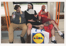 Transvestite Gay Nun In Train Lidl Shop Bag LGBT Interest Photo Postcard - Non Classés