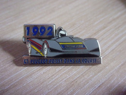 Pin's 1992 Peugeot Poissy Dans La Course - Voiture - Sport-prototypes - 905 - Peugeot