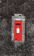 Waddesdon Royal Mail Pillar Box Buckinghamshire Postcard - Buckinghamshire