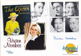 Vivien Noakes Queen Elizabeth II Book Author Hand Signed FDC - Autographes