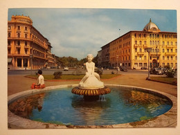 Viareggio (Lucca). Piazza G. Puccini - Auto, Car, Voitures. - Viareggio