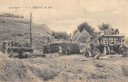 CPA 63 AUVERGNE BATTEUSE DES BLES / AGRICULTURE - Autres & Non Classés