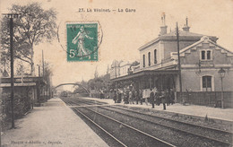 78 - LE VESINET - YVELINES - LA GARE - ANIMEE - VOIR DEUX SCANS - Le Vésinet