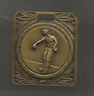 Médaille , Sports , PETANQUE, Signée Cebrian, 40 X35 Mm , 21.50 Gr , 3 Scans, Frais Fr 2.35 E - Bowls - Pétanque
