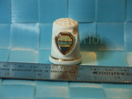 Ancien Dé A Coudre - Porcelaine - Blason MIV Louis Joliette P. Qué + Gold Ring- - Mercerie Couture Broderie - Dés à Coudre