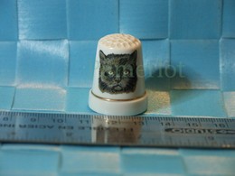 Ancien Dé A Coudre -Porcelaine- Theme: Chat - Gold Ring - Mercerie Couture Broderie - Thimbles