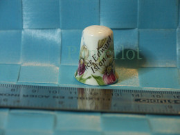 Ancien Dé A Coudre -Porcelaine- Prince Edward Island, Fine China British Made -  Mercerie Couture Broderie - Thimbles