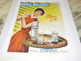 ANCIENNE PUBLICITE PLAISIR D ETE MARIE BRIZARD A L EAU  1954 - Alcools
