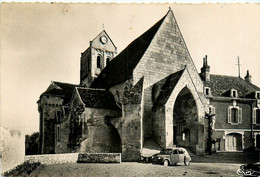 La Roche Posay Les Bains * Place De L'église * Automobile Voiture Ancienne Citroën 2Cv - La Roche Posay