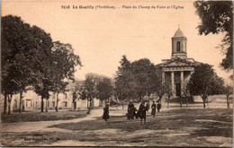 56 La Gacilly - Place Du Champ De Foire Et L'église - La Gacilly