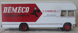 Camion De Déménagement Déméco Besançon- Berliet GBK - échelle 1/43  Métal - Voir Photos (et) - Commercial Vehicles