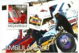 Ambulances.  Bloc-feuillet Neuf ** Du Mozambique (2014) - First Aid