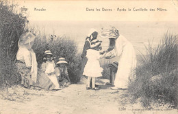 CPA BELGIQUE KNOCKE DANS LES DUNES APRES LA CUEILLETTE DES MURES - Autres & Non Classés