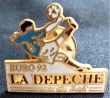 Pin's  La Dépêche Euro 92 - Jeux