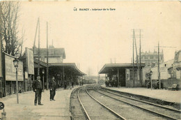 Le Raincy * Intérieur De La Gare De La Commune * Ligne Chemin De Fer - Le Raincy