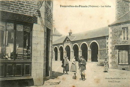 Fougerolles Du Plessis * 1906 * Les Halles * Place Village Et Commerce Magasin De Nouveautés * Villageois - Autres & Non Classés
