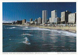 AK 070719 SOUTH AFRICA - Kwazulu / Natal - Surfer Vor Der Skyline Von Durban - Zuid-Afrika