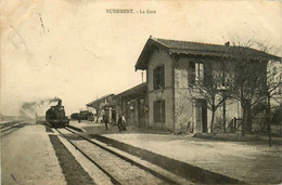 Nuisement * La Gare Du Village * Arrivée Du Train * Ligne Chemin De Fer - Sonstige & Ohne Zuordnung