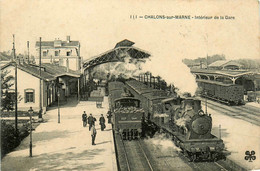 Châlons Sur Marne * Intérieur Et Les Quais De La Gare * Train Locomotive Wagons * Ligne Chemin De Fer - Châlons-sur-Marne