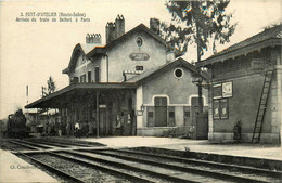 Commercy * Intérieur De La Gare * Ligne Chemin De Fer - Commercy