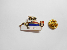 Superbe Pin's En EGF , Auto F1 , F3 , Formule 3 , Circuit Albi , Signé Logo Motiv - F1