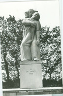 Renesse; Verzetsmonument - Gelopen. (Krijnse Locker - Renesse) - Renesse