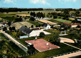 Monts Sur Guesnes * Vue Aérienne Du Village , Le Terrain De Jeux Et Le Groupe Scolaire * école Basket Sport - Monts Sur Guesnes