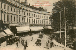 Toulouse * La Place Président Wilson , Ancienne Place Lafayette * Hôtel CAPOUL Et SOUVILLE , Grand Café Restaurant - Toulouse