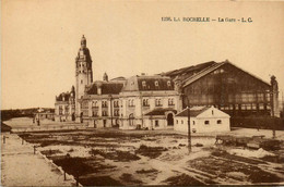 La Rochelle * La Gare De La Commune * Ligne Chemin De Fer - La Rochelle