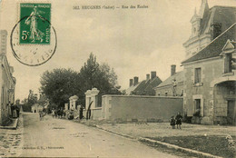 Heugnes * La Rue Des écoles * Villageois - Otros & Sin Clasificación