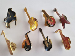 7 PINS MUSIQUE PIANO / GUITARES/ BANJO / SAXOPHONES / 33NAT - Musique