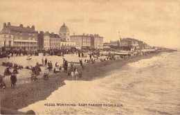 [-5%] CPA - ANGLETERRE - Worthing - SEPIATONE SERIES - EAST PARADE FROM PIER - Barque - Plage - Worthing