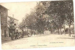 Jallieu .Le Champ De Mars à Jallieu. - Jallieu