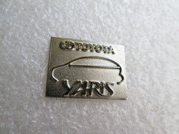 PIN'S    TOYOTA   YARIS - Toyota