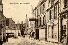 Issoudun * La Rue De La République * Lingerie Commerces Magasin - Issoudun