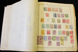 OLD IDEAL ALBUM (rather Battered) Containing A M & U World Collection Of Over 3600 Stamps, Remaindered In Places, Streng - Andere & Zonder Classificatie