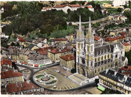 Delcampe - CPSM, En Avion Au -dessus De VOIRON, La Cathédrale, état Médiocre,  écrite, Non Timbrée - Voiron