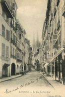 Bayonne * La Rue Du Port Neuf * Hôtel De La Boule D'or - Bayonne