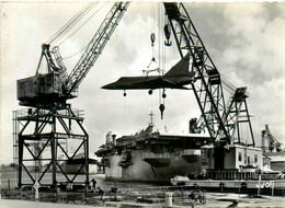 St Nazaire * Le Porte Avion Américain CROATAN En Cours De Chargement * Bateau Aviation Avion De Chasse - Saint Nazaire