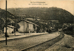 Laval De Cère * Vue Sur La Gare Du Village * Ligne Chemin De Fer - Other & Unclassified