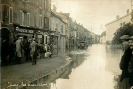 Jussey * Carte Photo * Rue De La Ville Pendant Inondations Crue * épicerie Parisienne * Pompe à Essence - Jussey