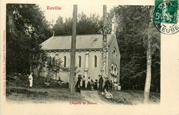 Euville * Un Coin Du Village Et La Chapelle De Jevaux * Villageois - Autres & Non Classés