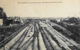 CPA. - [17] Charente Maritime > SAINTES Arrivée En Gare Vue Prise Du Pont De Lormont - BE - Saintes