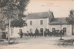 CPA (81) LAVAUR La Gare (Extérieur) Calèches - Lavaur