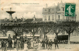 Commercy * La Place Et La Fontaine * Enfants Villageois - Commercy