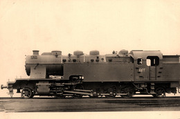 Chemin De Fer * Train Locomotive Machine EST A N°30 , N°151-755 * Gare Dépôt Ligne - Eisenbahnen