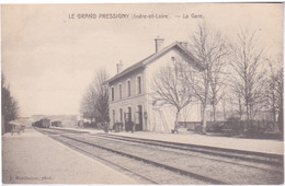 37 - LE GRAND-PRESSIGNY - LA GARE - VOIE DE CHEMIN DE FER - Le Grand-Pressigny