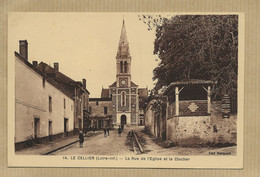 44   LE  CELLIER    LA  RUE  DE  L  EGLISE  ET  LE  CLOCHER - Le Cellier