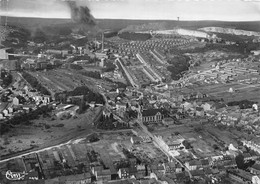 57-MERLEBACH- VUE AERIENNE PANORAMIQUE SUR LA VILLE LES CITES LES USINES AU CENTRE L'EGLISE - Autres & Non Classés